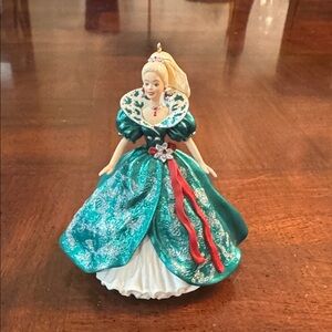 Vintage  Hallmark Keepsake Holiday Barbie 1995 Collector Series Ornament